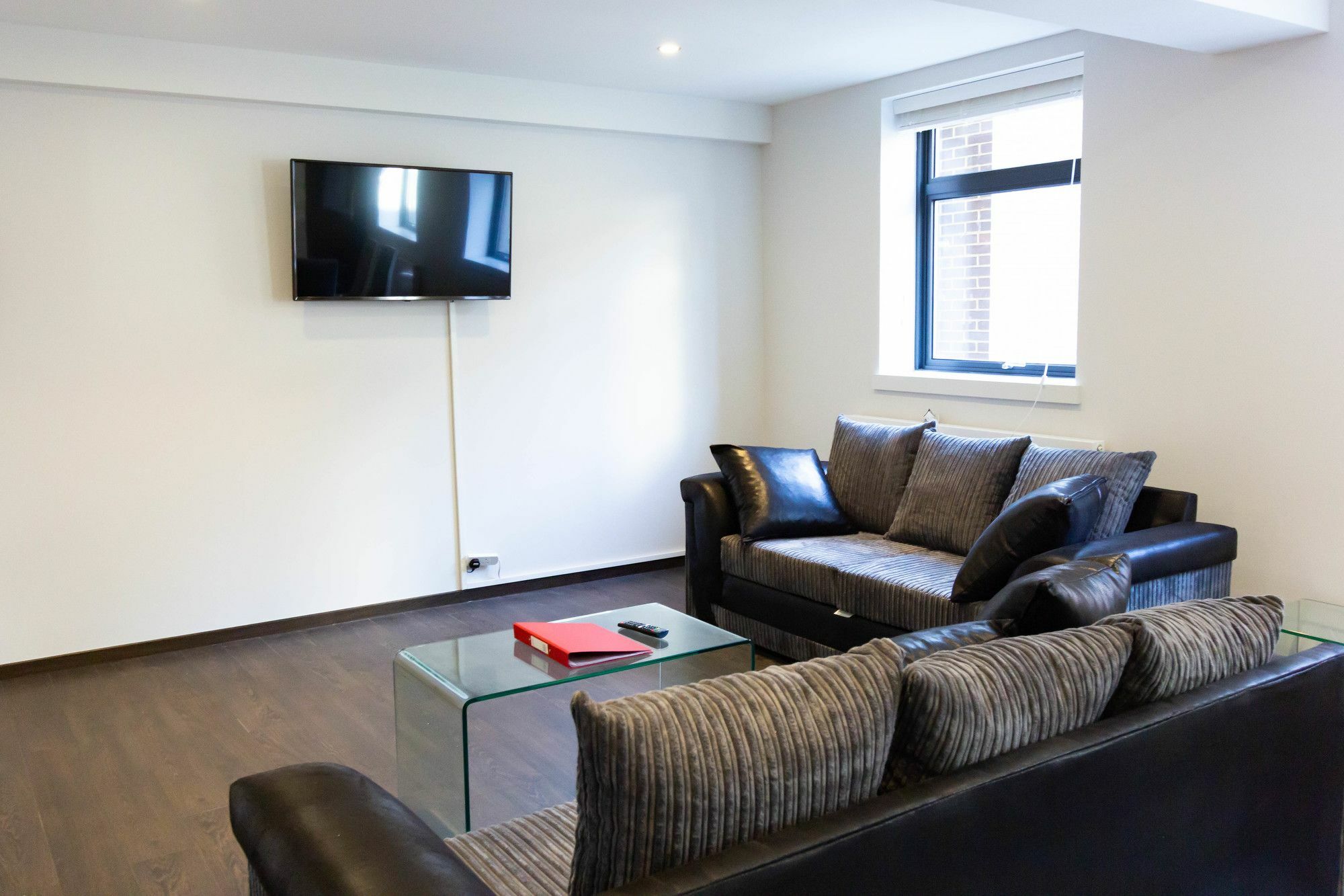 Апартаменты Access Tower Hill Лондон Экстерьер фото